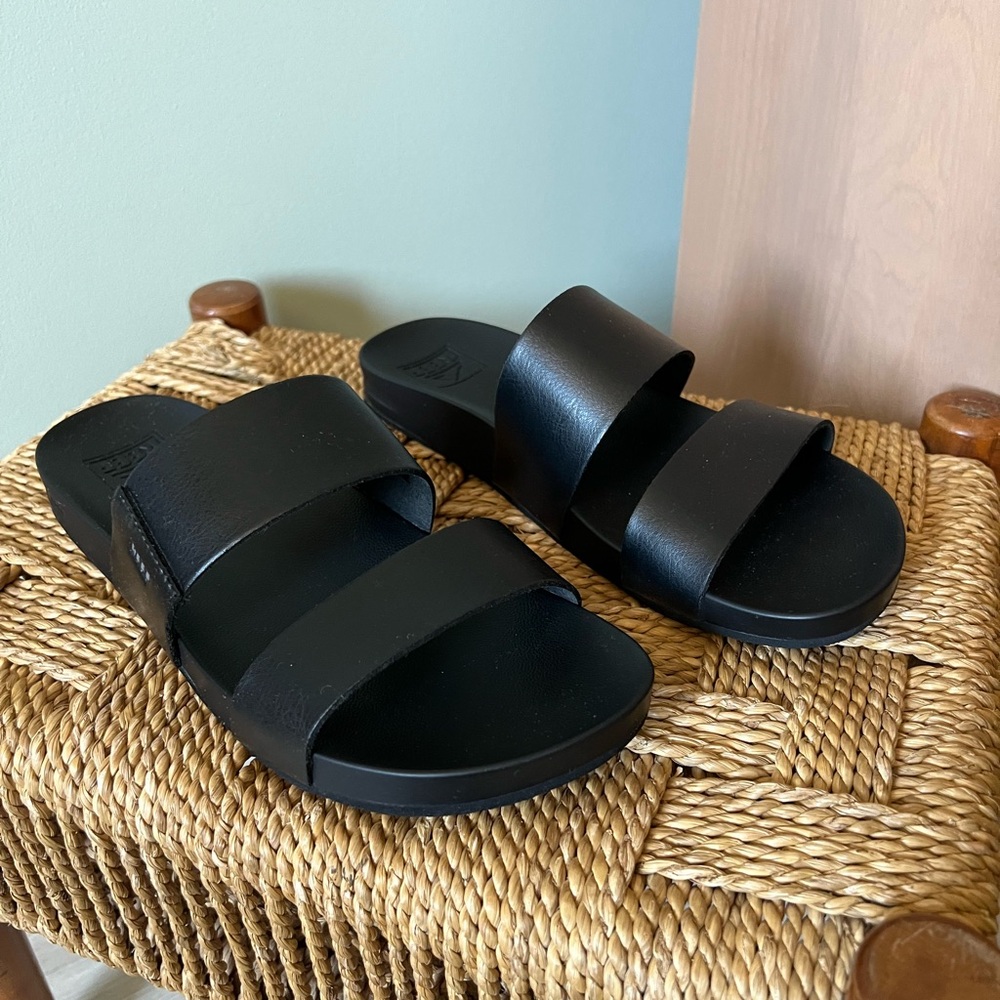 Reef Cushion Vista Sandals EUC